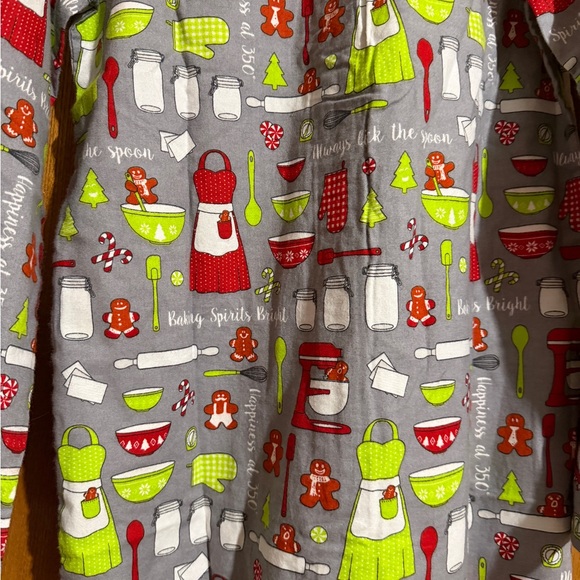 Gray-Red-Green Ladies‎ Christmas baking/cooking Sleep shirt 18.5” pit2pit NEW - Picture 2 of 8